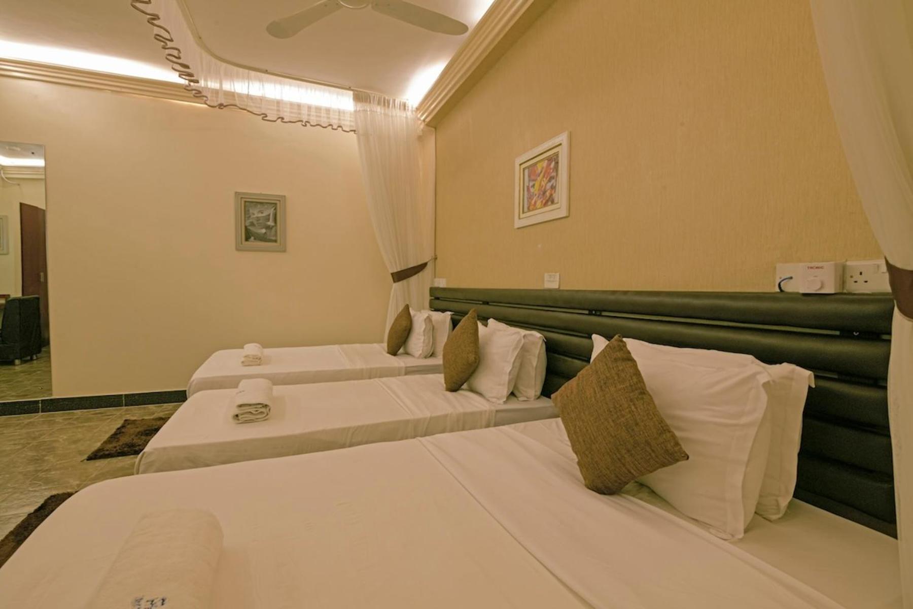 Hoima Buffalo Hotel & Business Hub Ltd Exteriör bild