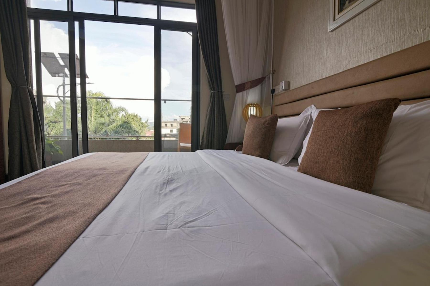 Hoima Buffalo Hotel & Business Hub Ltd Exteriör bild