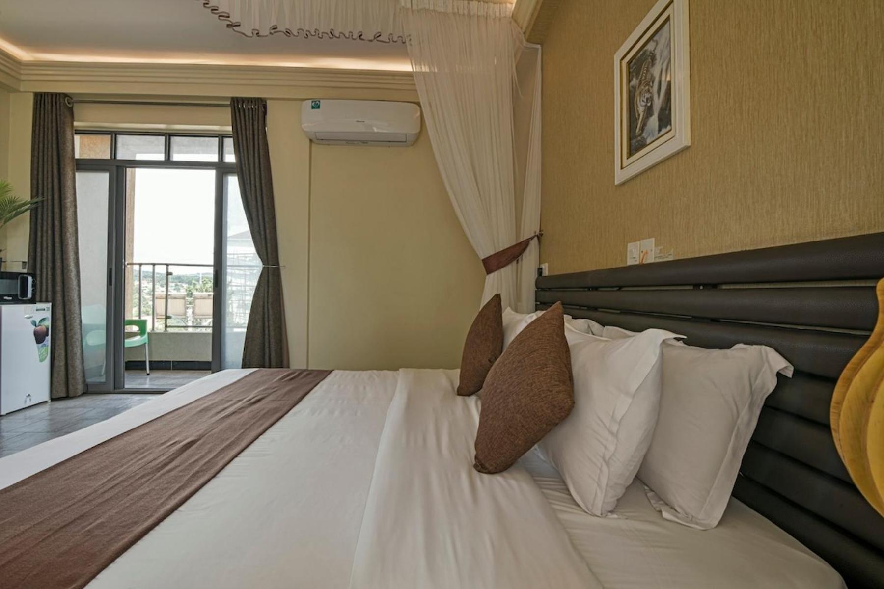 Hoima Buffalo Hotel & Business Hub Ltd Exteriör bild