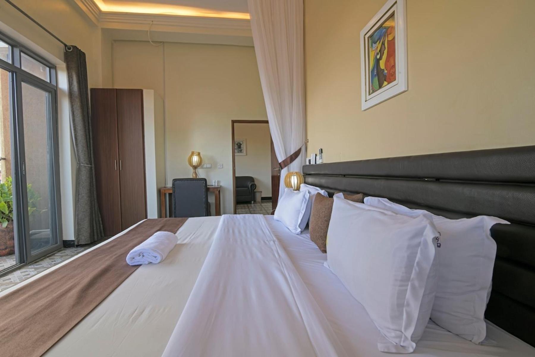 Hoima Buffalo Hotel & Business Hub Ltd Exteriör bild